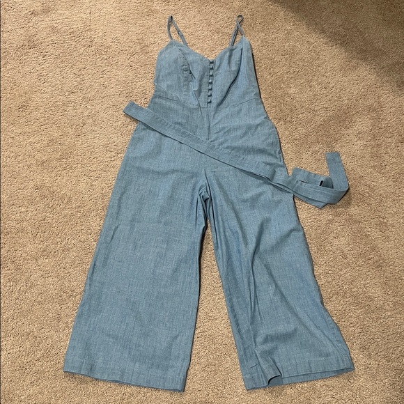 Banana Republic chambray crop jumpsuit spaghetti strap smocked back - Picture 3 of 3